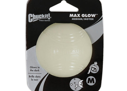 Een Chuckit! - Max Glow Ball in een verpakking met de woorden "max glow" en "glow in the dark" erop geschreven.