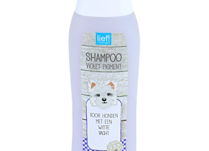 Een fles Lief! Shampoo Witte Vacht met een hondje erop.