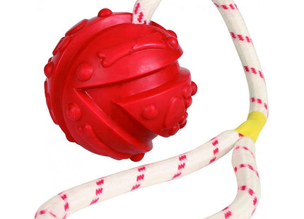 Trixie - Aqua Toy Bal aan Koord, een rood en wit hondenspeeltje met een nylon koord eraan.