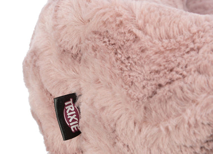 Close-up van een roze trixie hondenmand Loki met een zwarte label voorzien van de tekst TRIXIE.