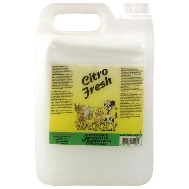 Een liter Waggly - Citro Fresh Dierenverblijf Reiniger, een natuurlijke hondenwasmiddel doordrenkt met citronella.