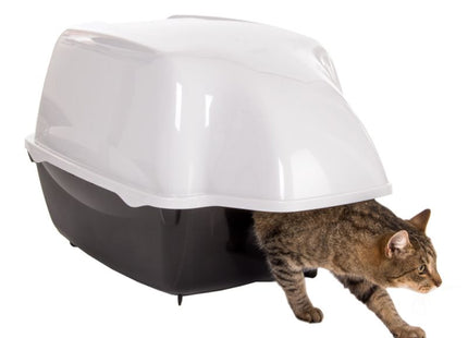 Een kat in de Ferplast - Kattenbak Cosmic Outdoor.