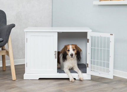 Een Trixie - Bench / Home Kennel zit in een hondenbench.