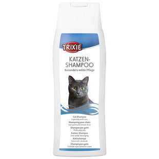 Een fles Trixie - Katten-Shampoo op een witte achtergrond.